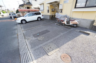 【駐車場】