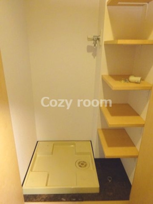 【収納】 | フォレステージュ江坂公園 | 玄関収納、洗濯機置き場及びシューズ棚です