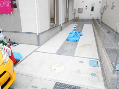 【駐車場】 | 新築　春日部　備後東　全5棟　2号棟 角地　らす2棟 | ・武里駅徒歩7分・一ノ割18分・駐車場２台縦列・南向き・4LDKとワイドバルコニー・正善小・武里中・