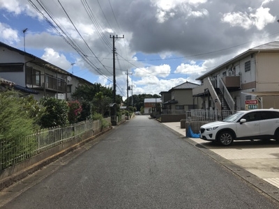 【前面道路含む現地写真】 | 牛久市刈谷２丁目　中古一戸建　
