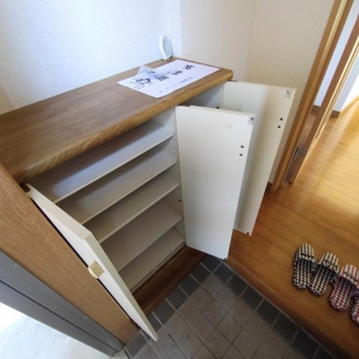 【玄関】 | ロックタウン壱番館