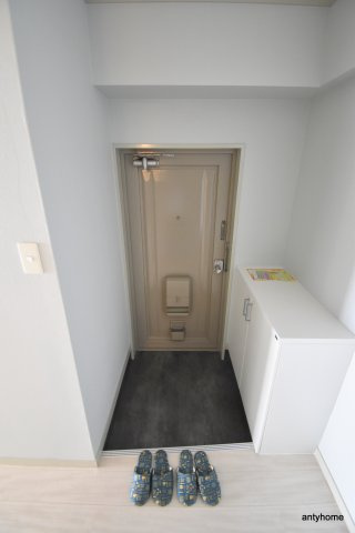 紙谷第１マンション　仲介手数料無料の玄関