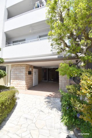 紙谷第１マンション　仲介手数料無料のエントランス