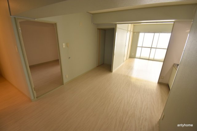 紙谷第１マンション　仲介手数料無料の居間・リビング