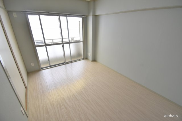 紙谷第１マンション　仲介手数料無料の居間・リビング