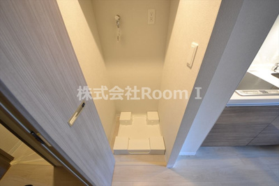 【内装】 | アヴェニール北浜 | 収納もある玄関です