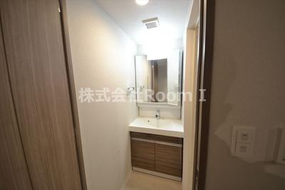 【洗面所】 | アヴェニール北浜 | 忙しい朝には欠かせない洗面所です