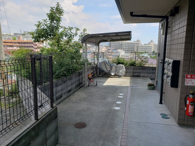 パレ・シェール霞ヶ丘のその他共用部分|駐輪場☆神戸市垂水区　パレ・シェール霞ヶ丘　賃貸☆