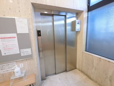 【その他共用部分】 | ＭＡＣ綱島コート | お買い物時やベビーカーの出し入れに便利なエレベーター付です。