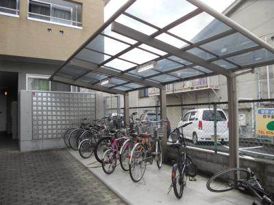 ONZE（オンズ）の駐車場|駐輪場