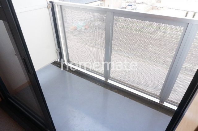 熊本市南区出仲間４丁目のアパートのバルコニー