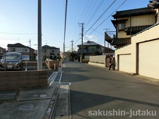 大和田新田　中古戸建　の前面道路含む現地写真|南東側約５．４ｍ公道面