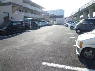【駐車場】