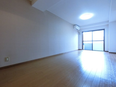 【居間・リビング】 | ソレイユマツド