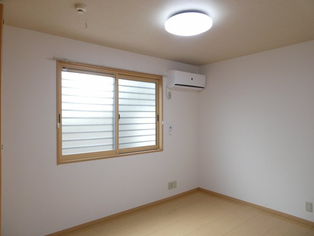 セジュール荒井の洋室|北洋室6帖