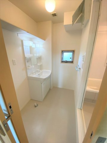 ロイヤルオークス弐番館の独立洗面台