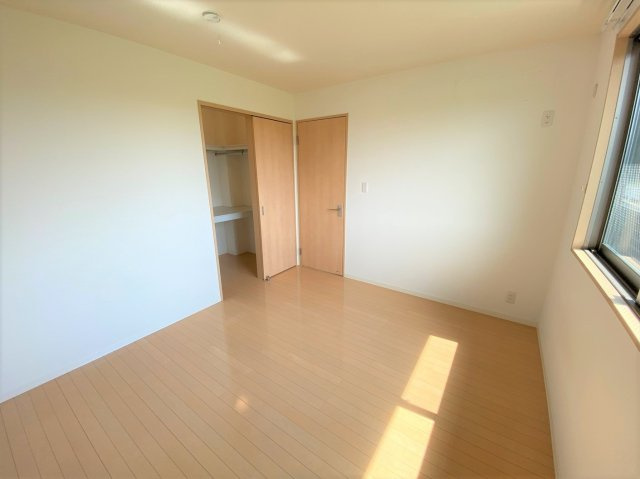 ロイヤルオークス弐番館の居間・リビング