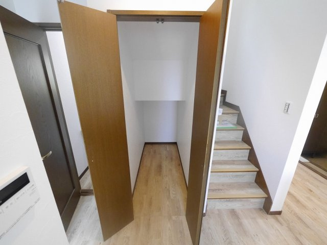 熊内町５丁目中古戸建（リノベーション）の収納