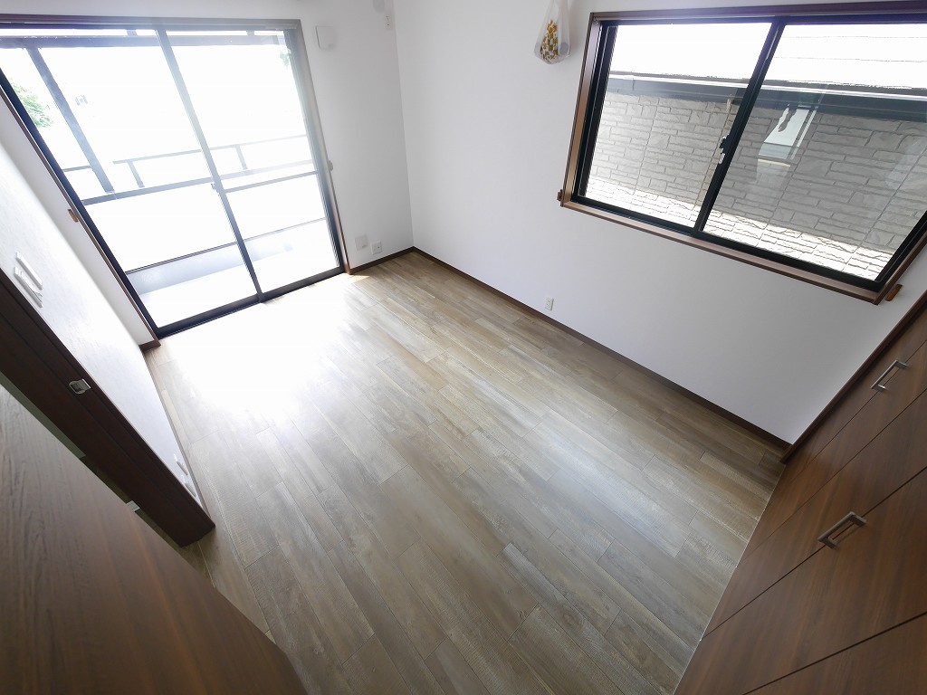 熊内町５丁目中古戸建（リノベーション）の洋室