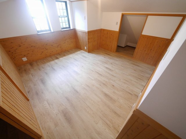 熊内町５丁目中古戸建（リノベーション）の洋室