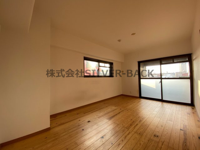 カダイ1号館の洋室