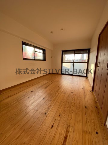 カダイ1号館の洋室