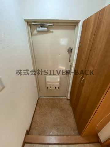 カダイ1号館の玄関