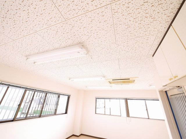 清和ビルの内装