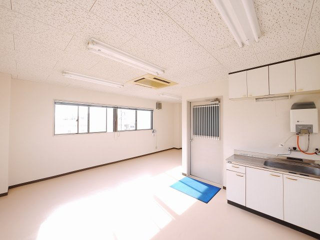 清和ビルの内装