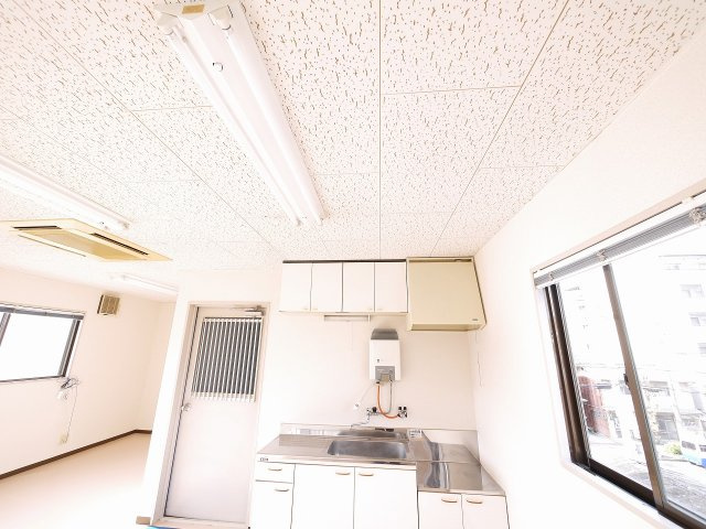 清和ビルの内装