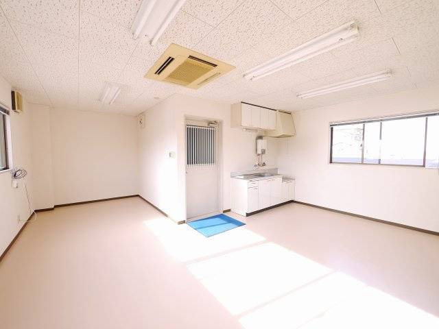 清和ビルの内装