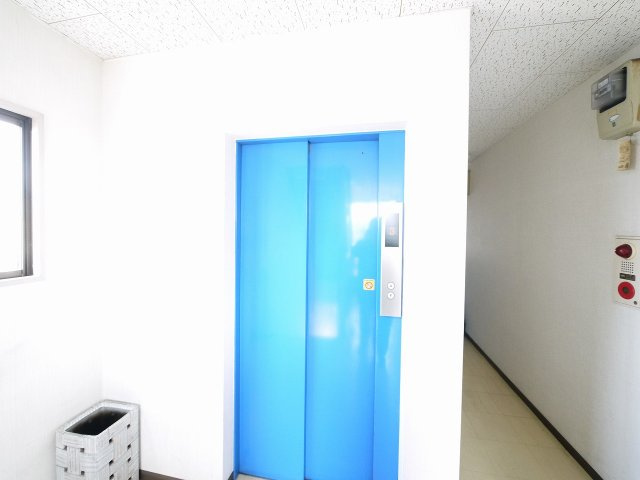 清和ビルの内装