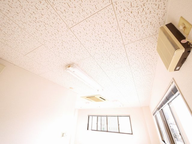 清和ビルの内装