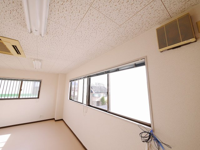 清和ビルの内装