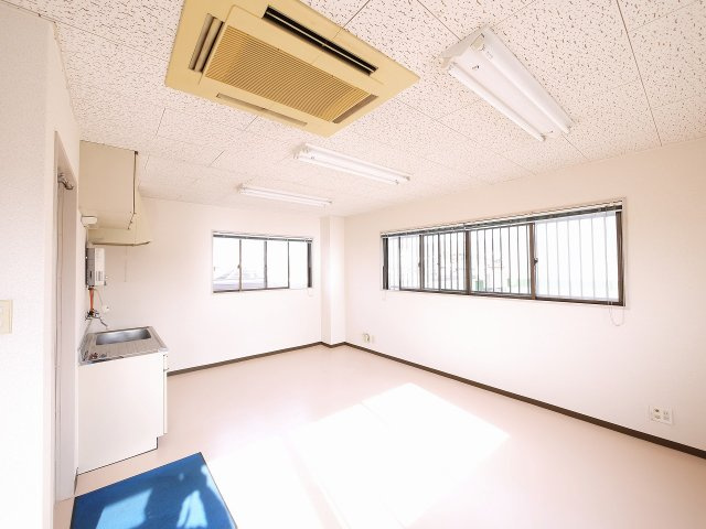 清和ビルの内装