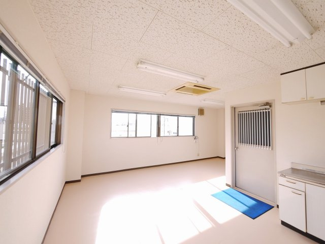 清和ビルの内装