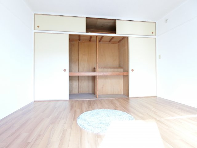 ヴィラナリー狭山1号棟の収納