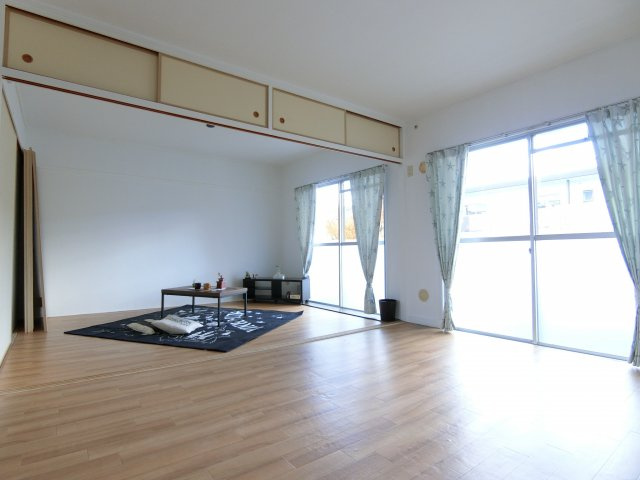 ヴィラナリー狭山1号棟の居間・リビング