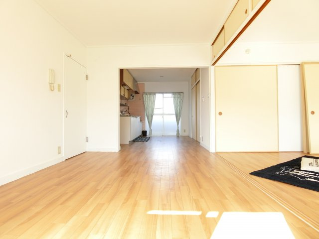 ヴィラナリー狭山1号棟の居間・リビング