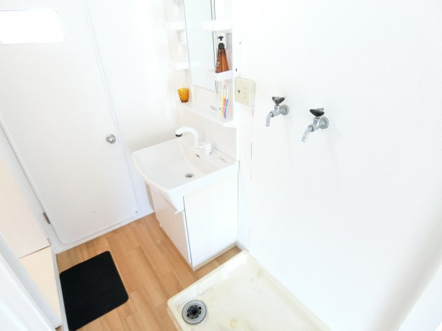 ヴィラナリー狭山1号棟の独立洗面台