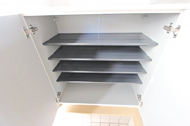 グランドール岡野Bの収納|シューズボックス内