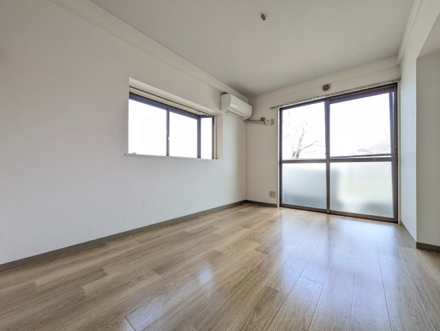 グランドール岡野Bの寝室