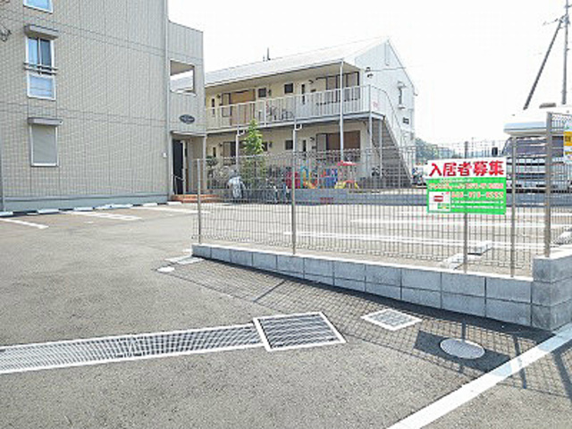 コンフォートガーデンの駐車場