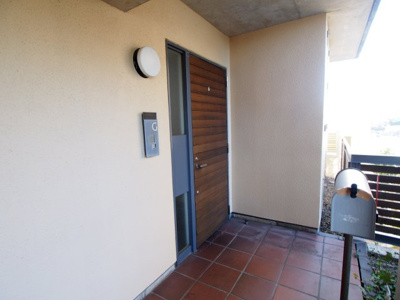 【エントランス】 | パインクリークヒルズ生田 | 清潔なエントランスです