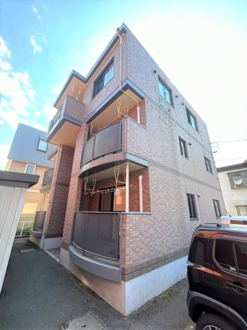 グリーンゲイブルズ名須川の外観