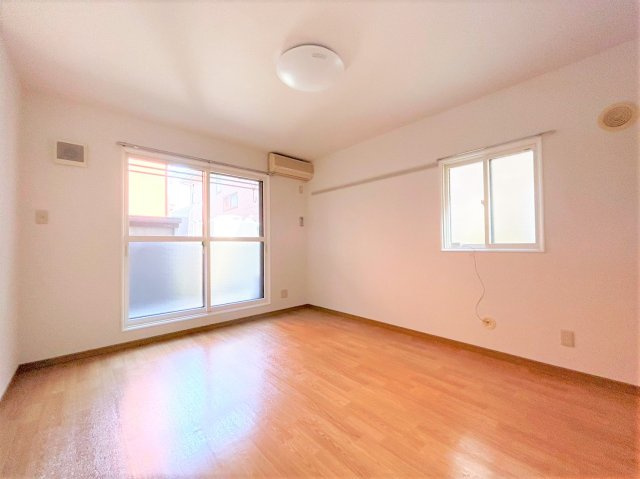 グリーンゲイブルズ名須川の居間・リビング