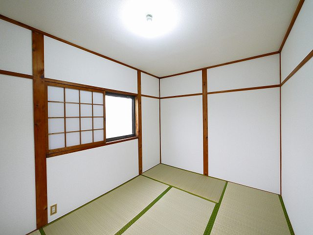 奈良市南紀寺町5丁目　テラスの和室|柔らかい畳が心地よい和室
