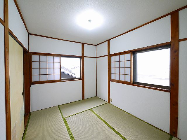 奈良市南紀寺町5丁目　テラスの和室|趣のある和室です