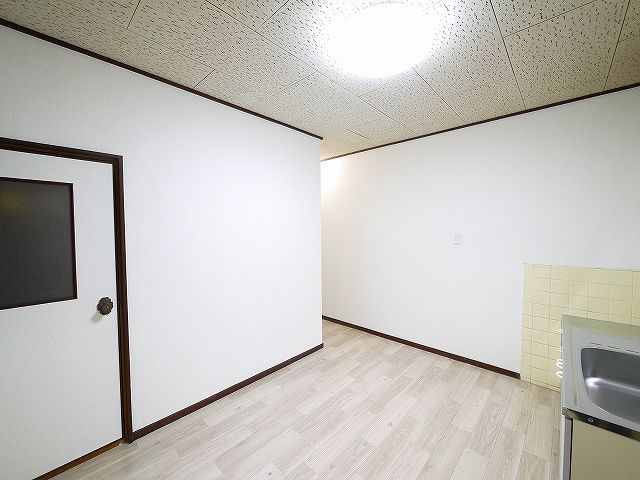 奈良市南紀寺町5丁目　テラスの居間・リビング|居間です
