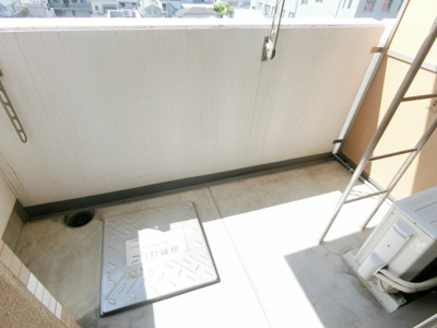 【バルコニー】 | アルファレガロ兵庫 | お洗濯にも便利なバルコニー付き